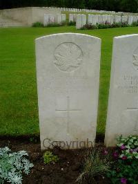 Etaples Military Cemetery - Goldsmith, H